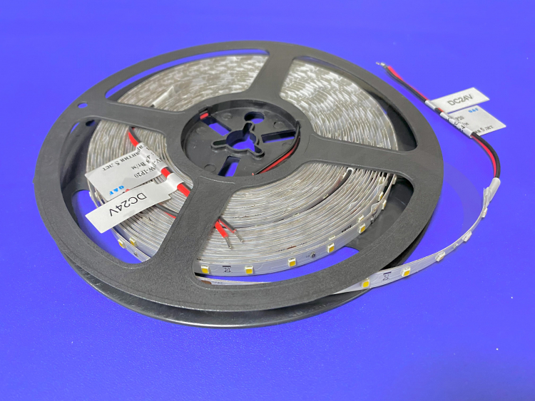 Новая LED лента с повышенной светоотдачей 24V IP20 4.8W Новая LED лента с повышенной светоотдачей 24V IP20 4.8W